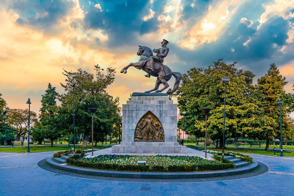 Samsun&#39;da Kurtuluşun Simgesi Atatürk Heykeli | Samsun Onur Anıtı